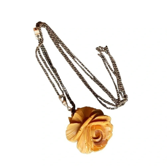 BAKELITE Antique 1920s Butterscotch Rose Pendant on Original Chain & Earrings - Picture 2 of 13